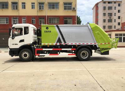 国六东风天锦压缩式垃圾车 高效环卫作业的可靠伙伴